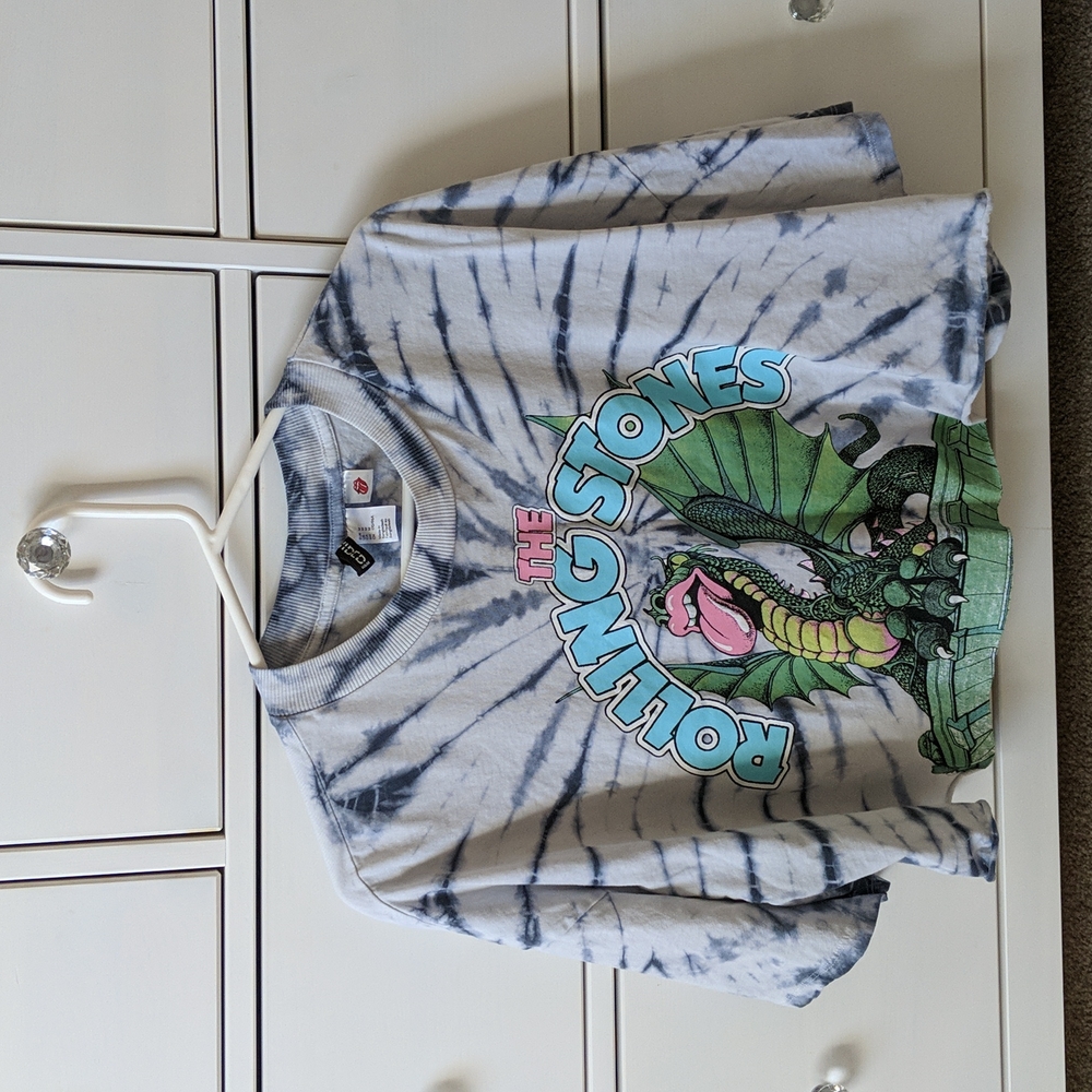 H&M Rolling Stones cropped graphic tee